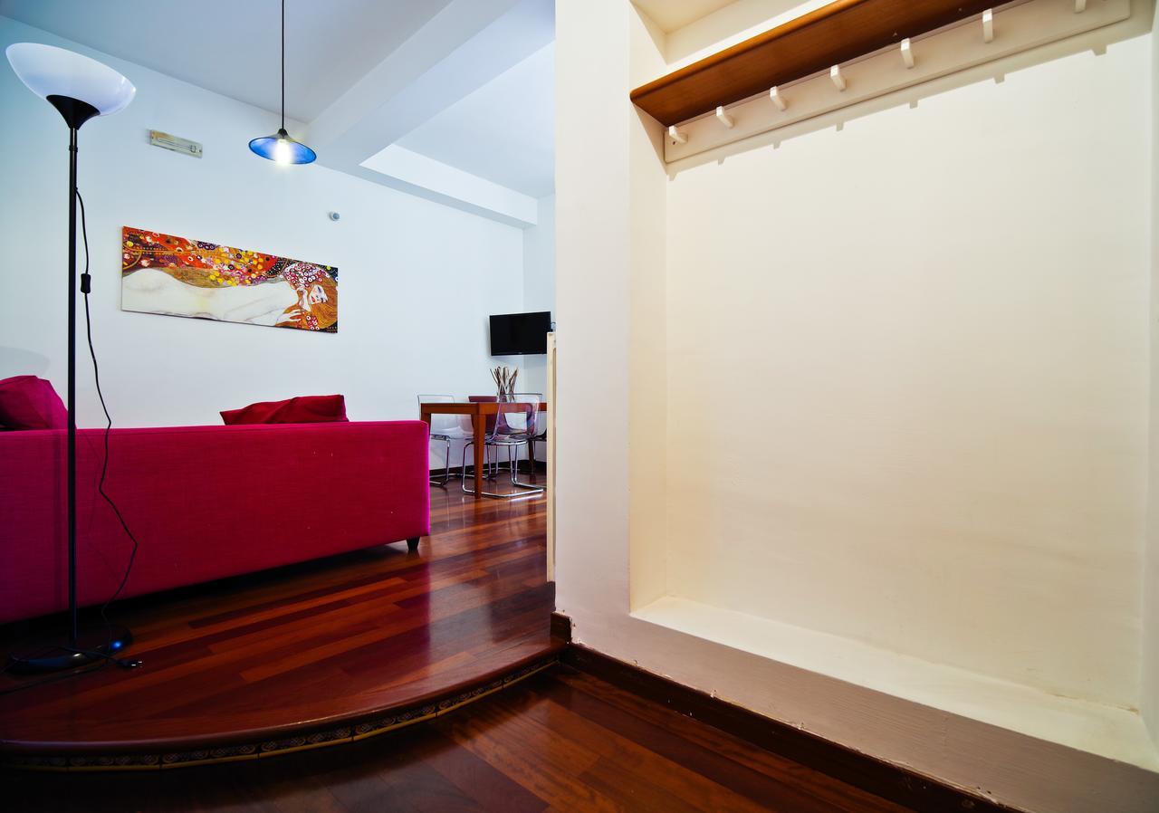 Bed And Travel Apartment Dogana Regia 15 Salerno Exterior photo