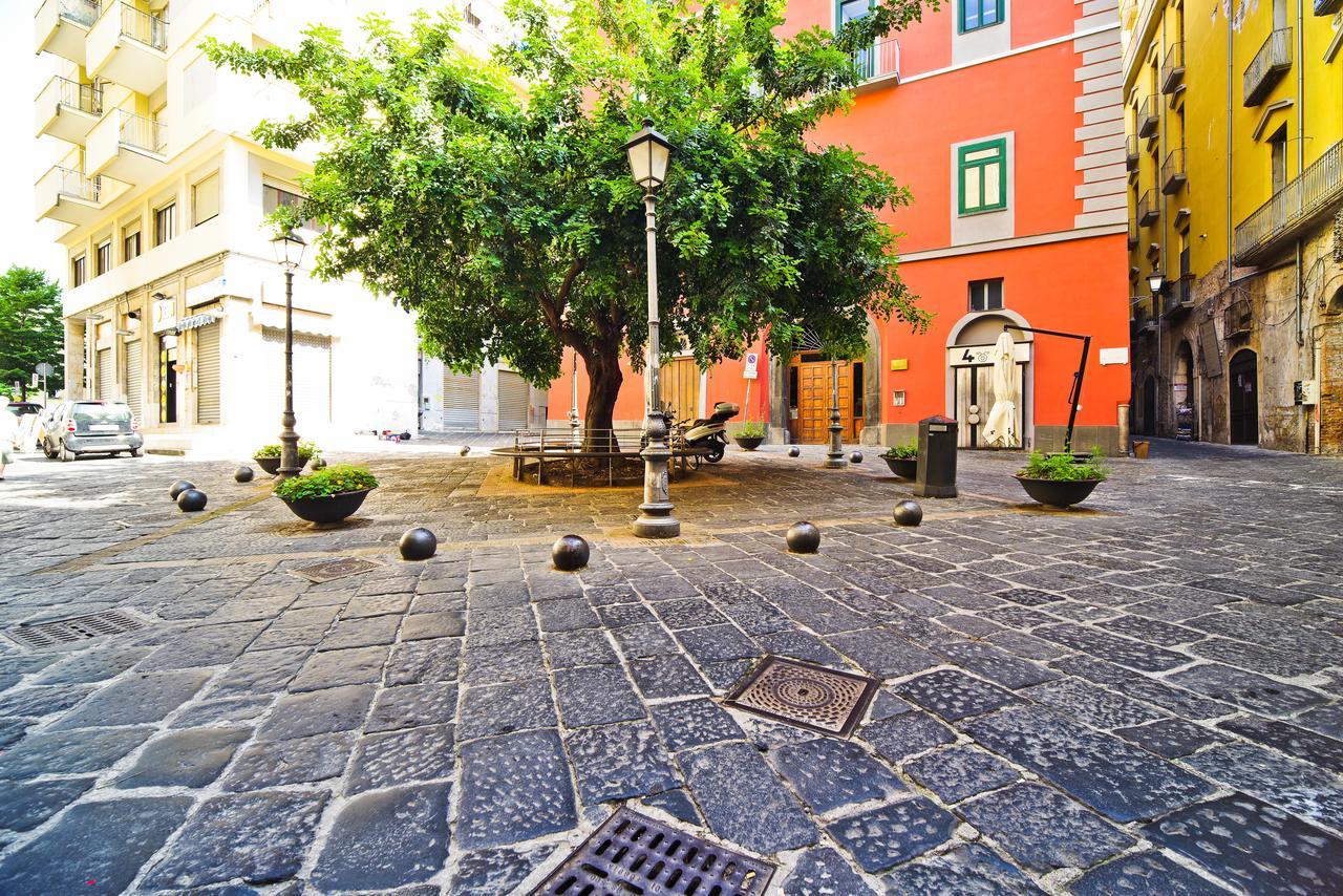 Bed And Travel Apartment Dogana Regia 15 Salerno Exterior photo