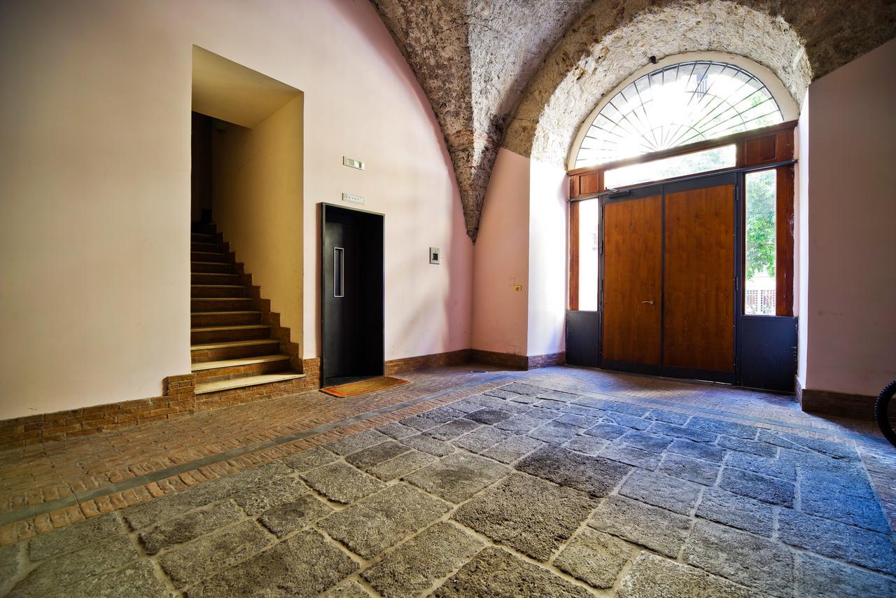 Bed And Travel Apartment Dogana Regia 15 Salerno Exterior photo