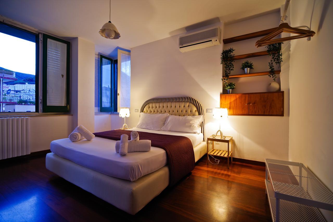 Bed And Travel Apartment Dogana Regia 15 Salerno Exterior photo